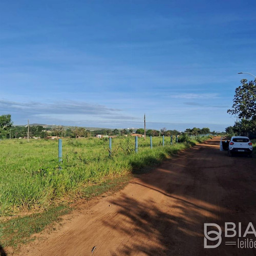 casa-18-ha-149-alq-loteamento-pacaembu-2-quadra-152-flor-da-serra-valparaiso-de-goias-go-cep-72870-001