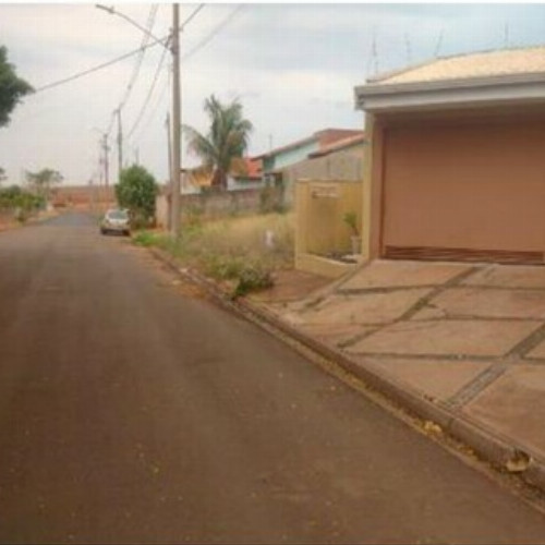 casa-129-alq-198-alq-rua-jose-pelegrineli-junior-524-lote-299-quadra-22-setor-03-residencial-vale-das-aguas-iacanga-sp-cep-17180-001