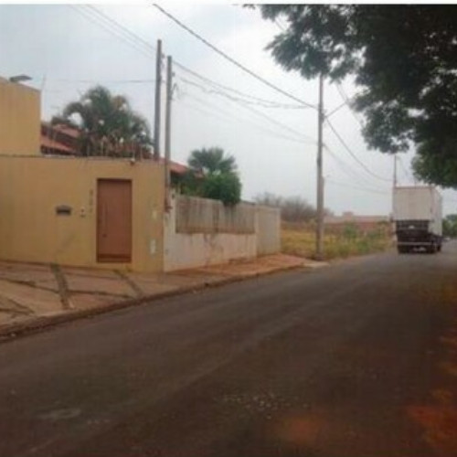 casa-129-alq-198-alq-rua-jose-pelegrineli-junior-524-lote-299-quadra-22-setor-03-residencial-vale-das-aguas-iacanga-sp-cep-17180-001