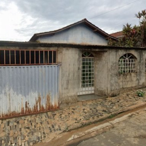 Imóvel de Leilão - CASA 1.59 ha - 250m² em: Rua Sabará, 84, Rola Moça, Bambuí / MG CEP: 38900-000