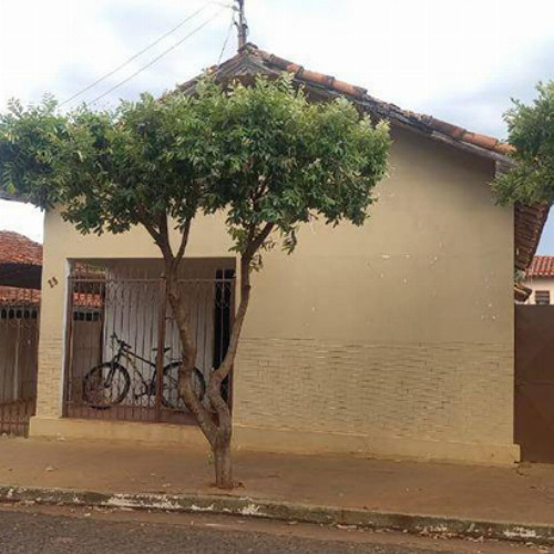 casa-6000m2-138-alq-rua-joao-goncalves-25-nao-se-aplica-centro-frutal-mg-cep-38200-000